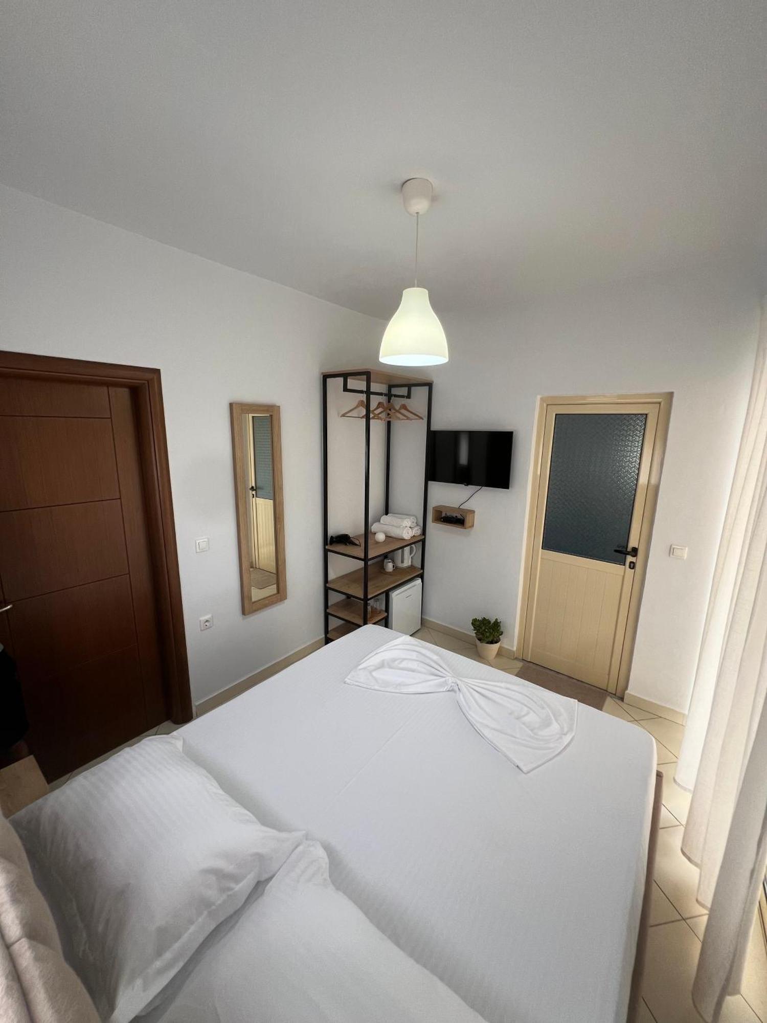 Helios Rooms Σαράντα Εξωτερικό φωτογραφία